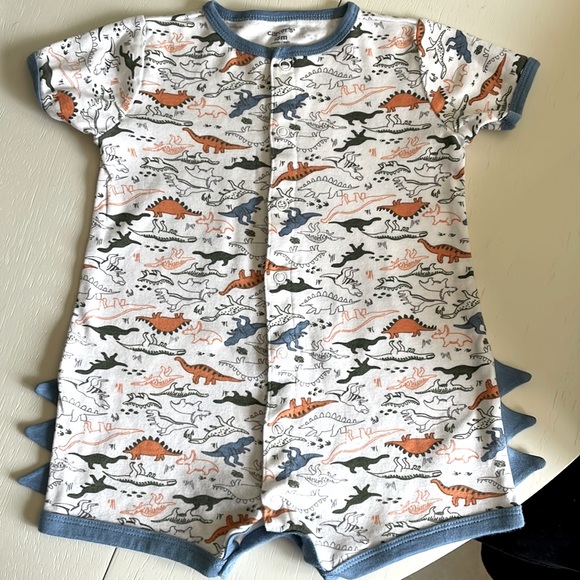 Carters one piece short outfit with dinosaurs size 18 months - Picture 1 of 6